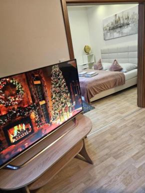 Moderní apartmán u Velkého náměstí 1, Wi-Fi a Netflix zdarma, koupelna s vanou